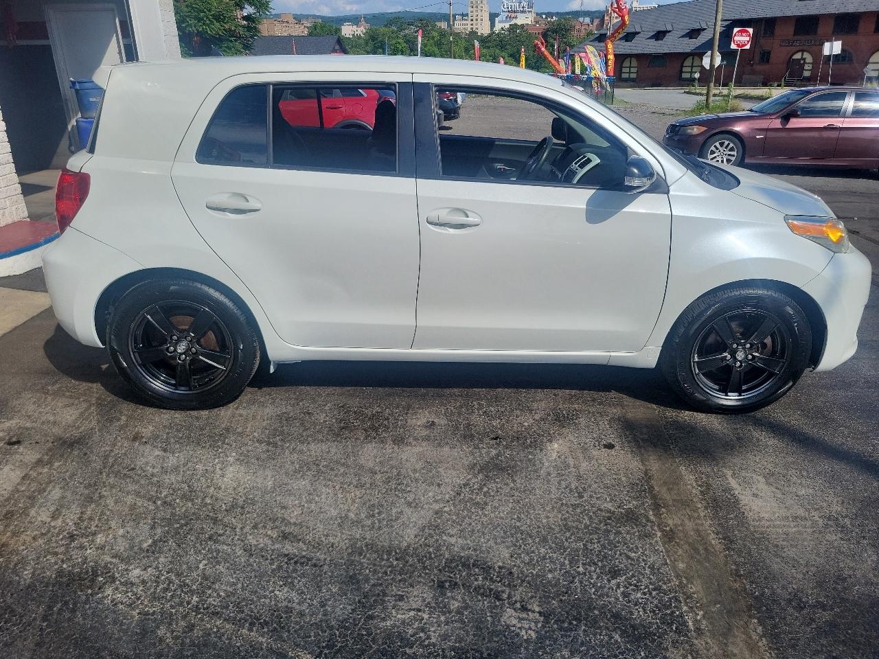 Scion xD 5dr HB Man (Natl) 2012