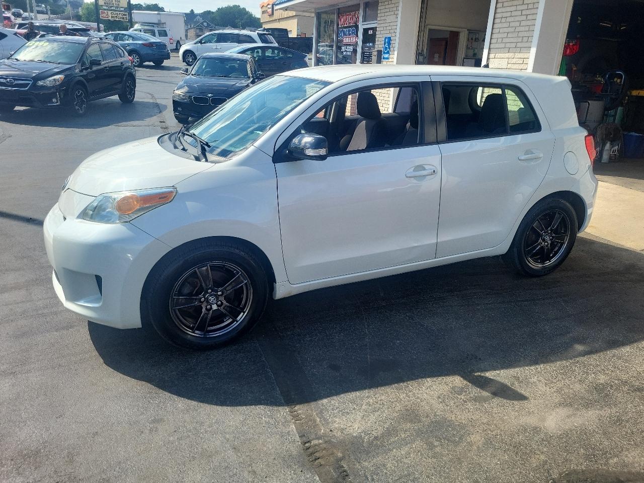 Scion xD 5dr HB Man (Natl) 2012