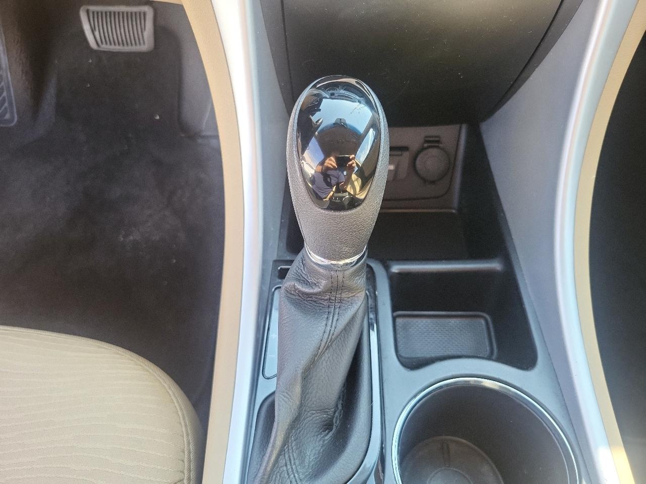 Hyundai Sonata Hybrid 4dr Sdn 2015