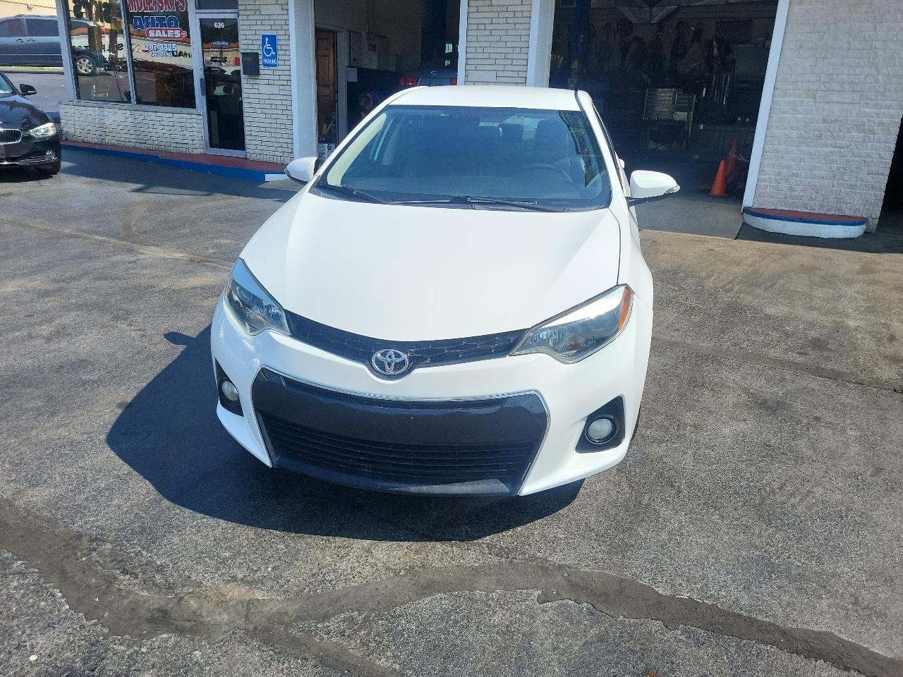 Toyota Corolla 4dr Sdn CVT LE Premium (Natl) 2015