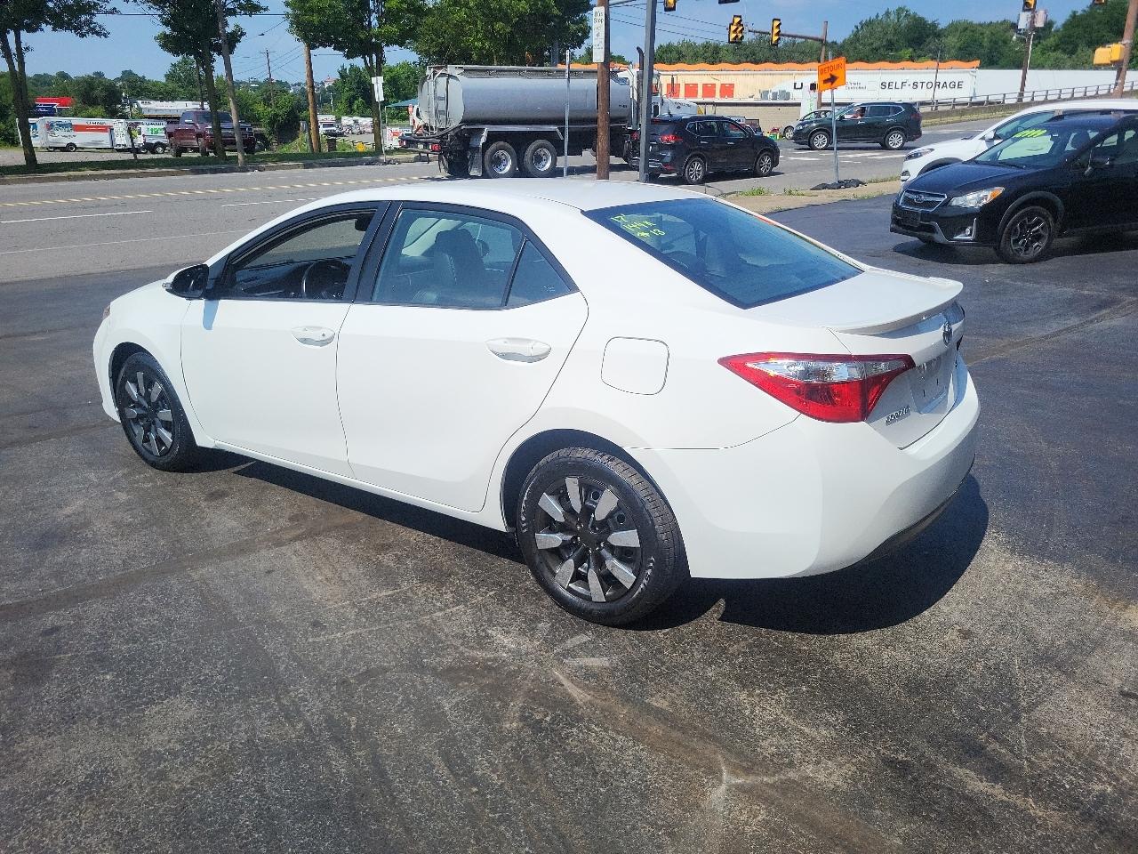 Toyota Corolla 4dr Sdn CVT LE Premium (Natl) 2015