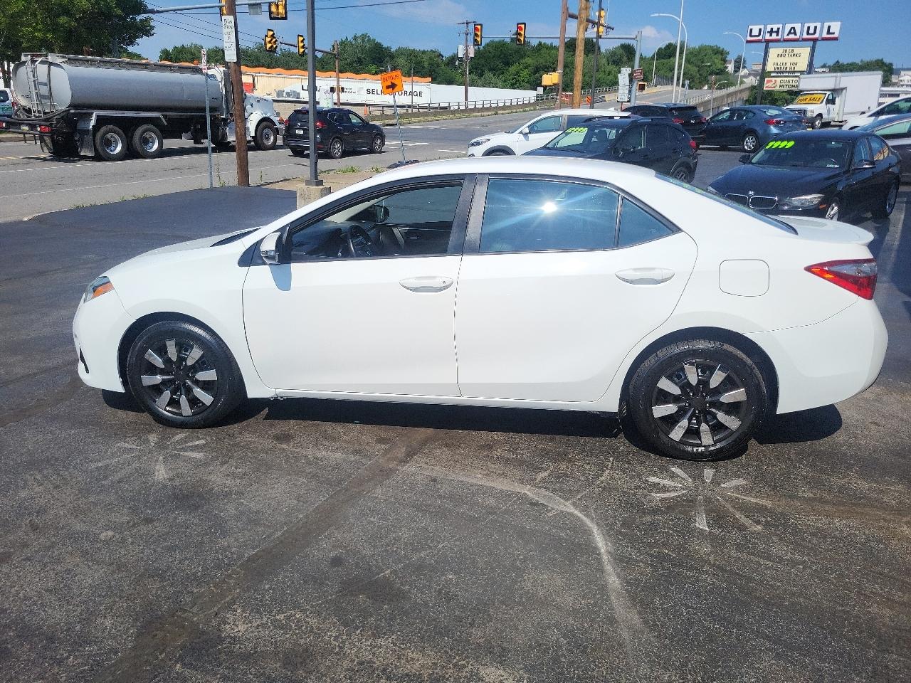 Toyota Corolla 4dr Sdn CVT LE Premium (Natl) 2015