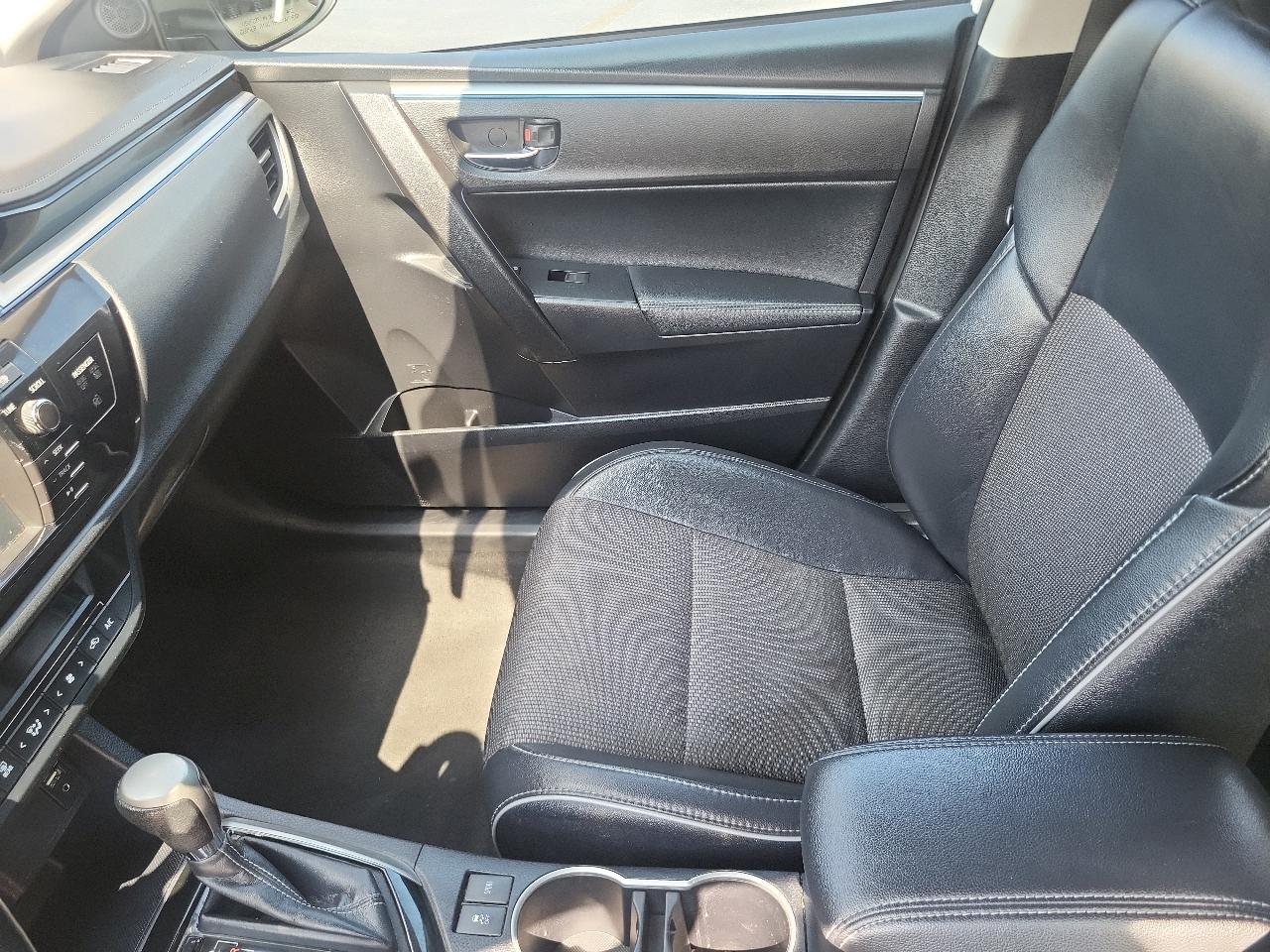 Toyota Corolla 4dr Sdn CVT LE Premium (Natl) 2015