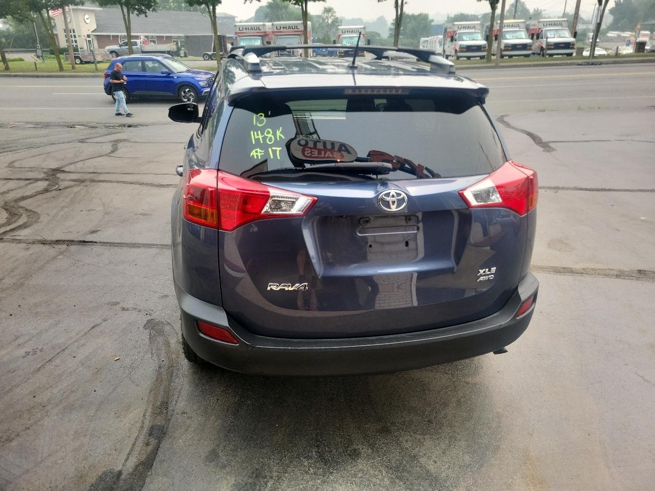 Toyota RAV4 AWD 4dr XLE (Natl) 2013