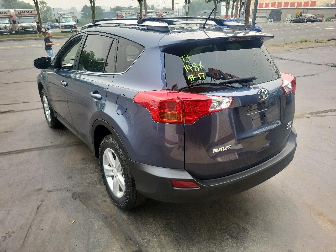Toyota RAV4 AWD 4dr XLE (Natl) 2013