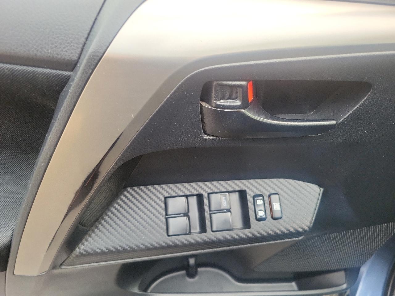 Toyota RAV4 AWD 4dr XLE (Natl) 2013