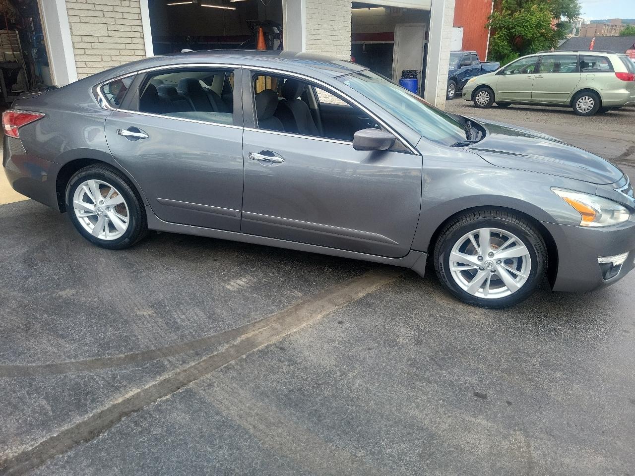 Nissan Altima 4dr Sdn I4 2.5 SV 2015