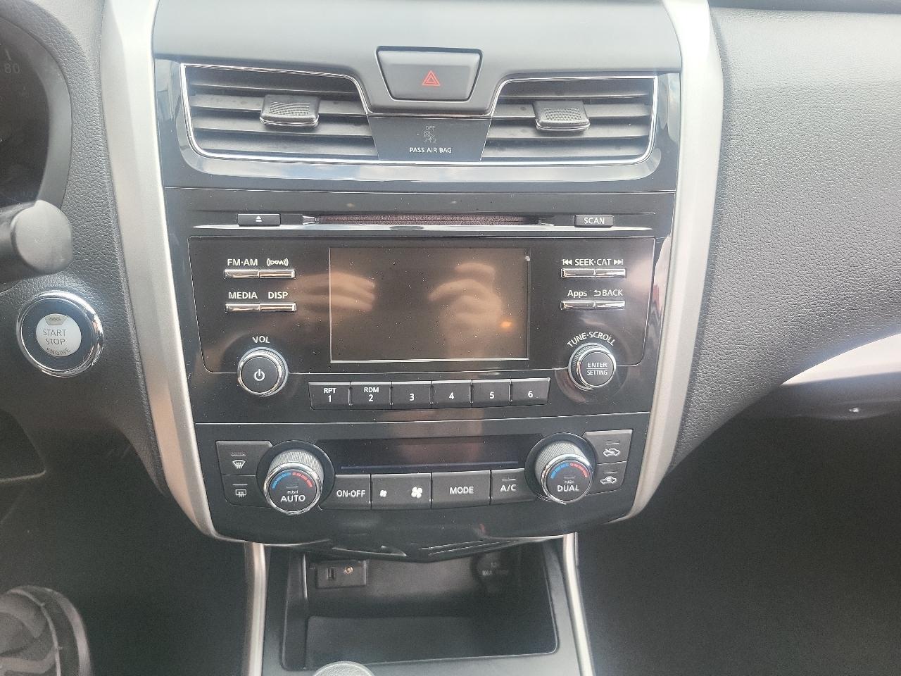 Nissan Altima 4dr Sdn I4 2.5 SV 2015