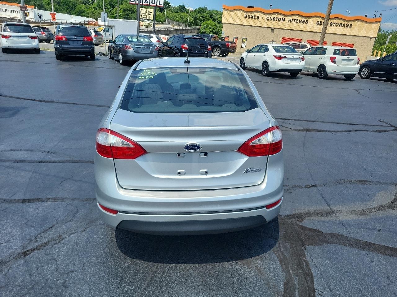 Ford Fiesta 4dr Sdn S 2014