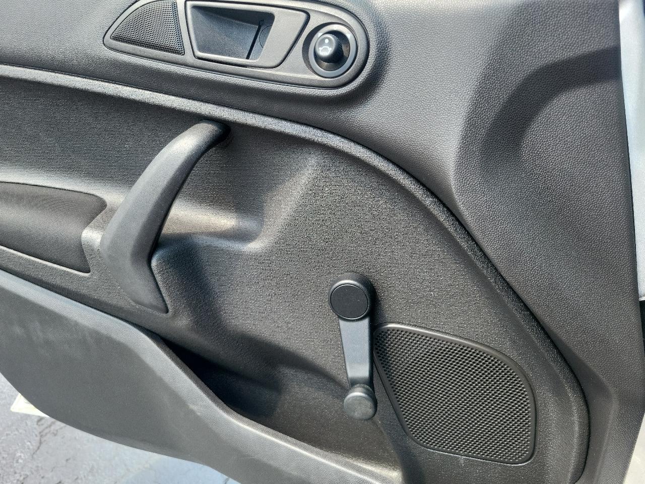 Ford Fiesta 4dr Sdn S 2014