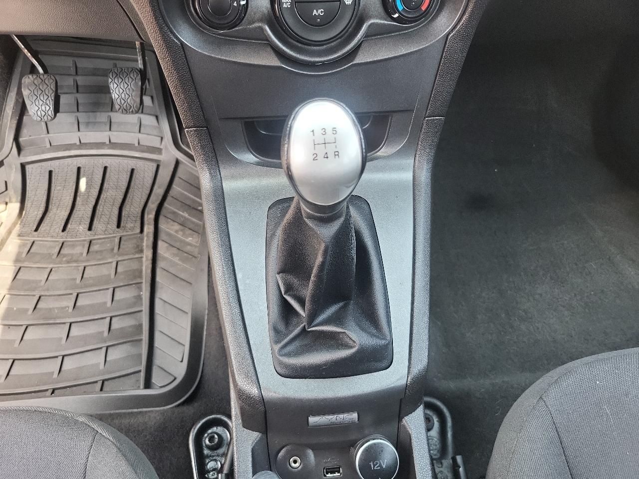 Ford Fiesta 4dr Sdn S 2014