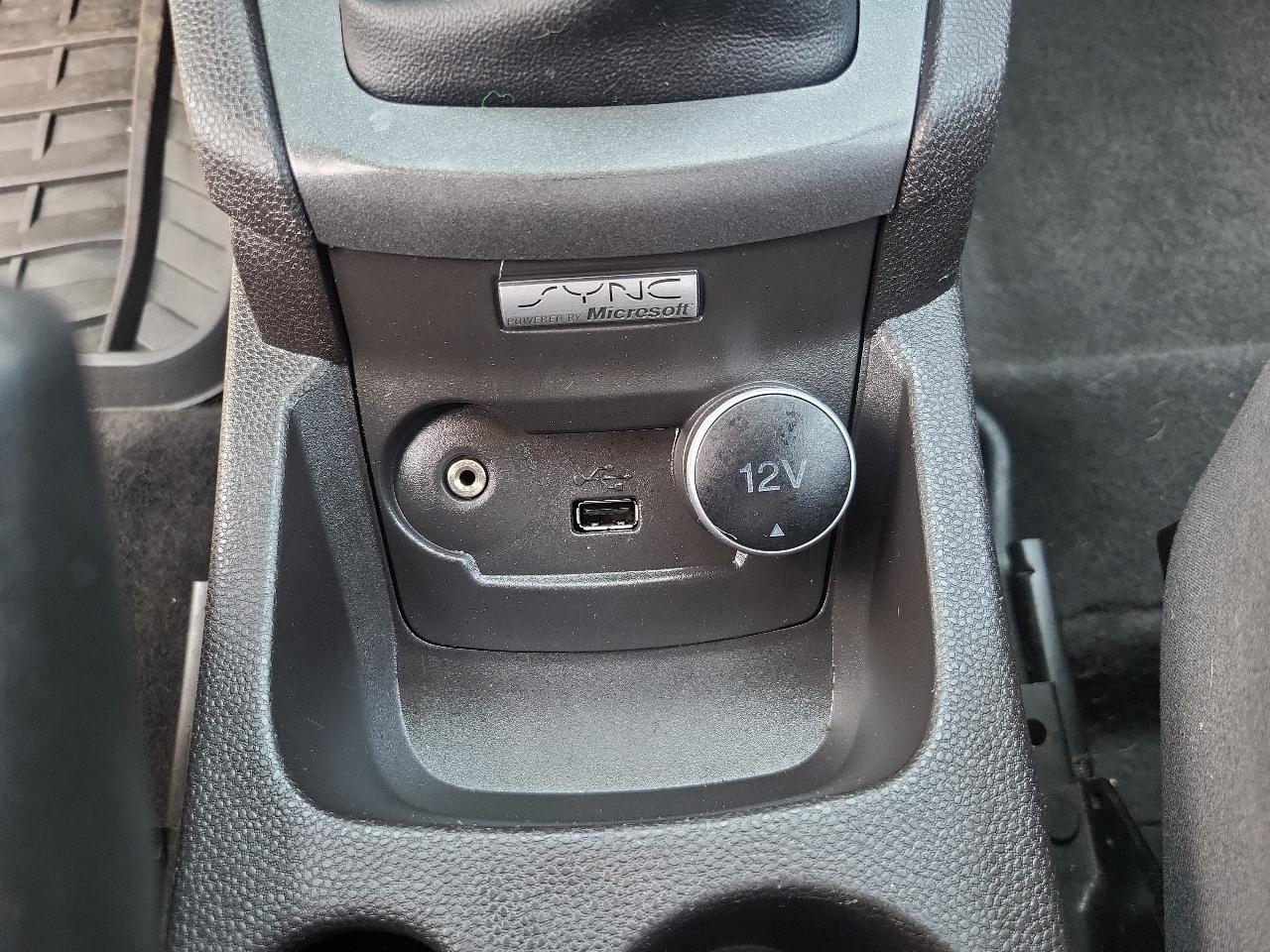 Ford Fiesta 4dr Sdn S 2014