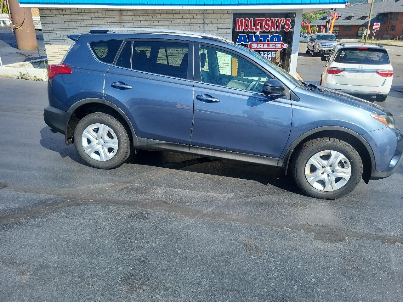 Toyota RAV4 AWD 4dr LE (Natl) 2014