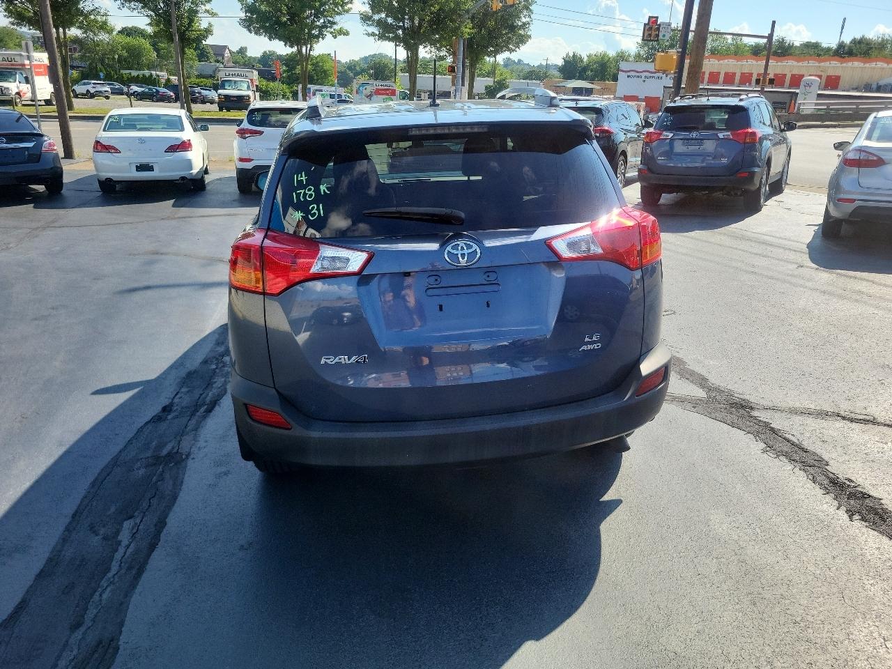 Toyota RAV4 AWD 4dr LE (Natl) 2014