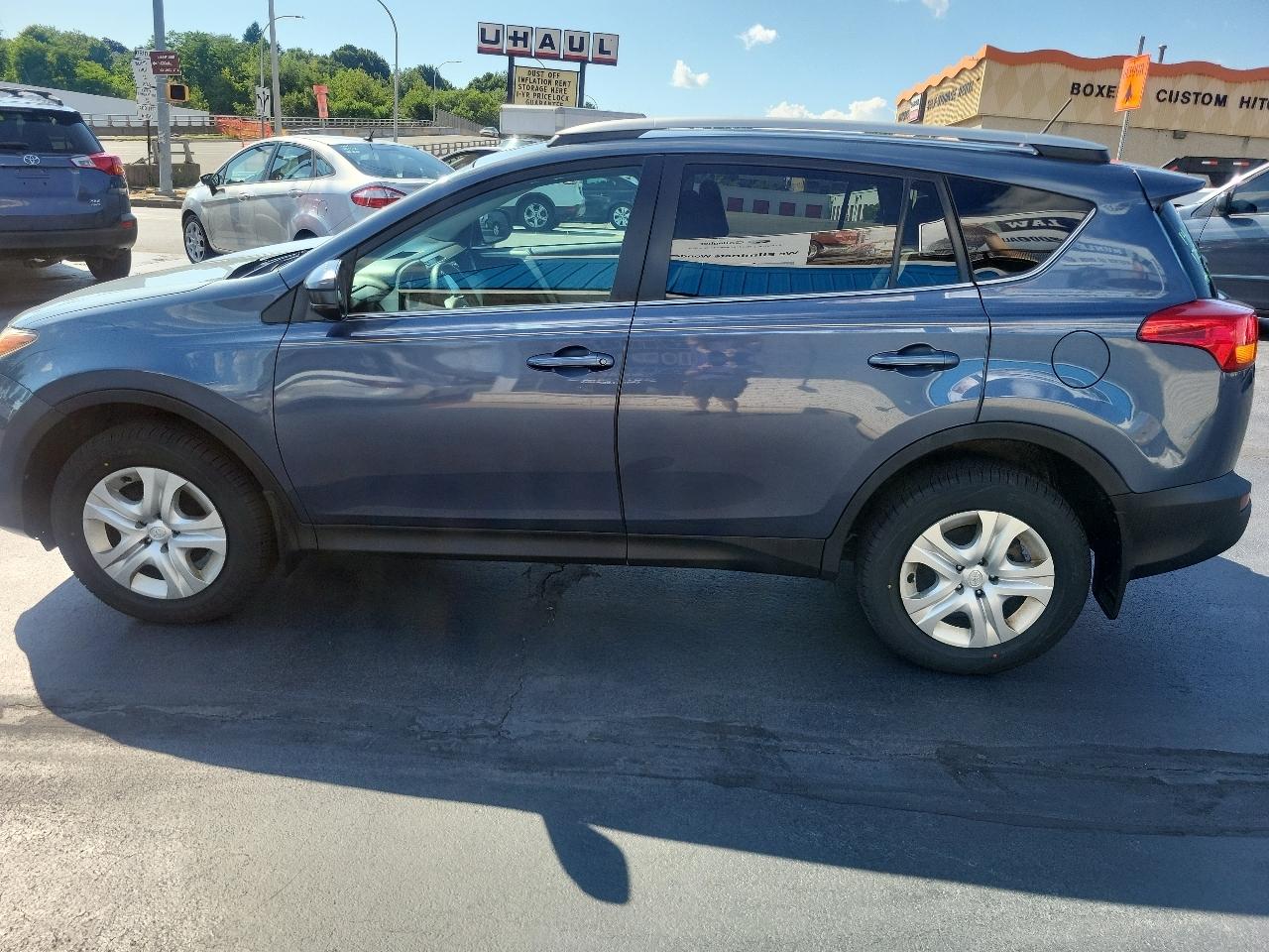 Toyota RAV4 AWD 4dr LE (Natl) 2014