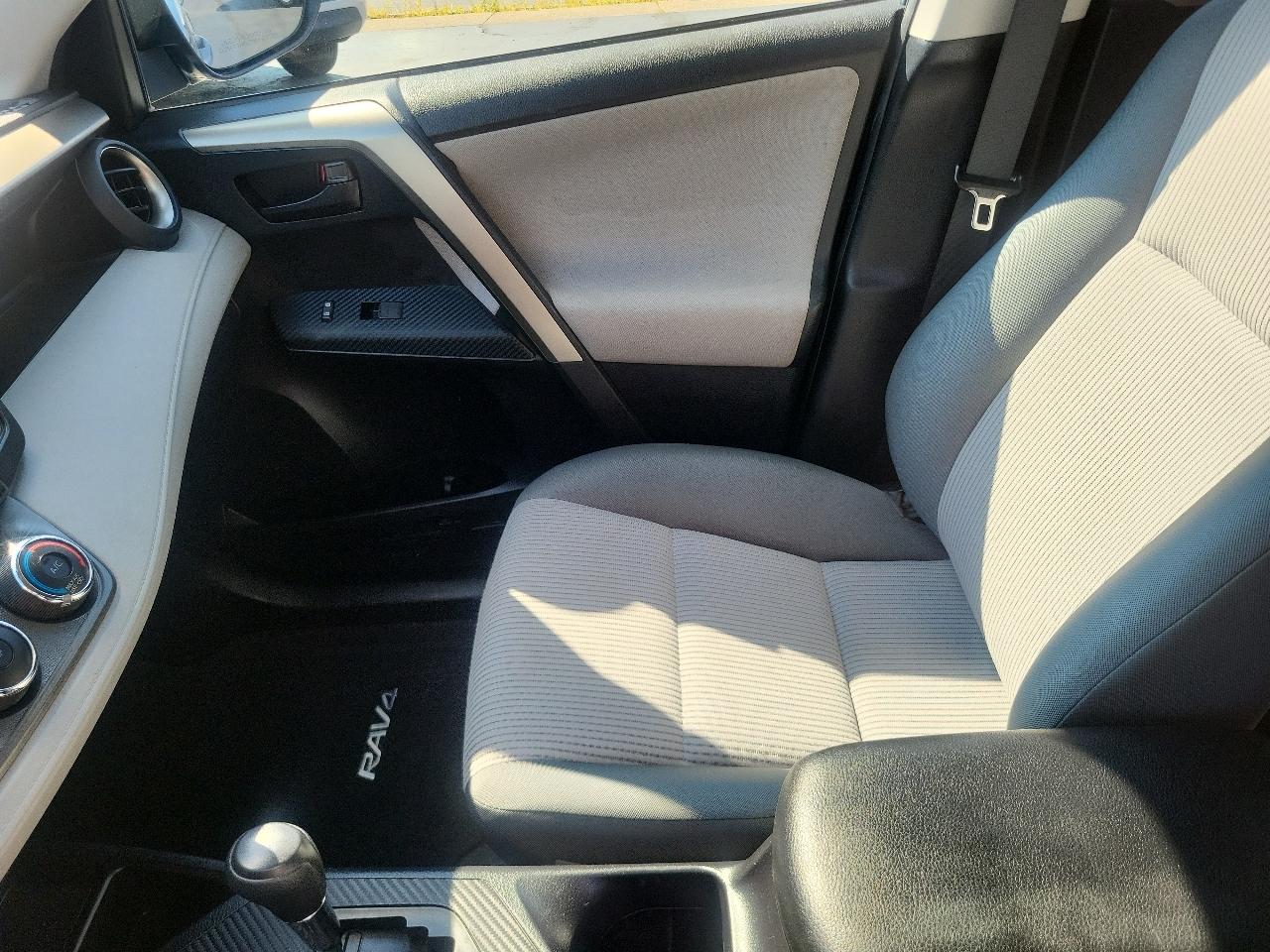 Toyota RAV4 AWD 4dr LE (Natl) 2014