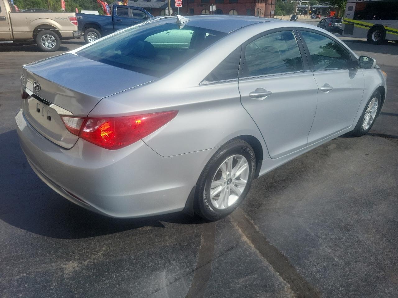 Hyundai Sonata 4dr Sdn 2.4L Auto GLS PZEV 2013
