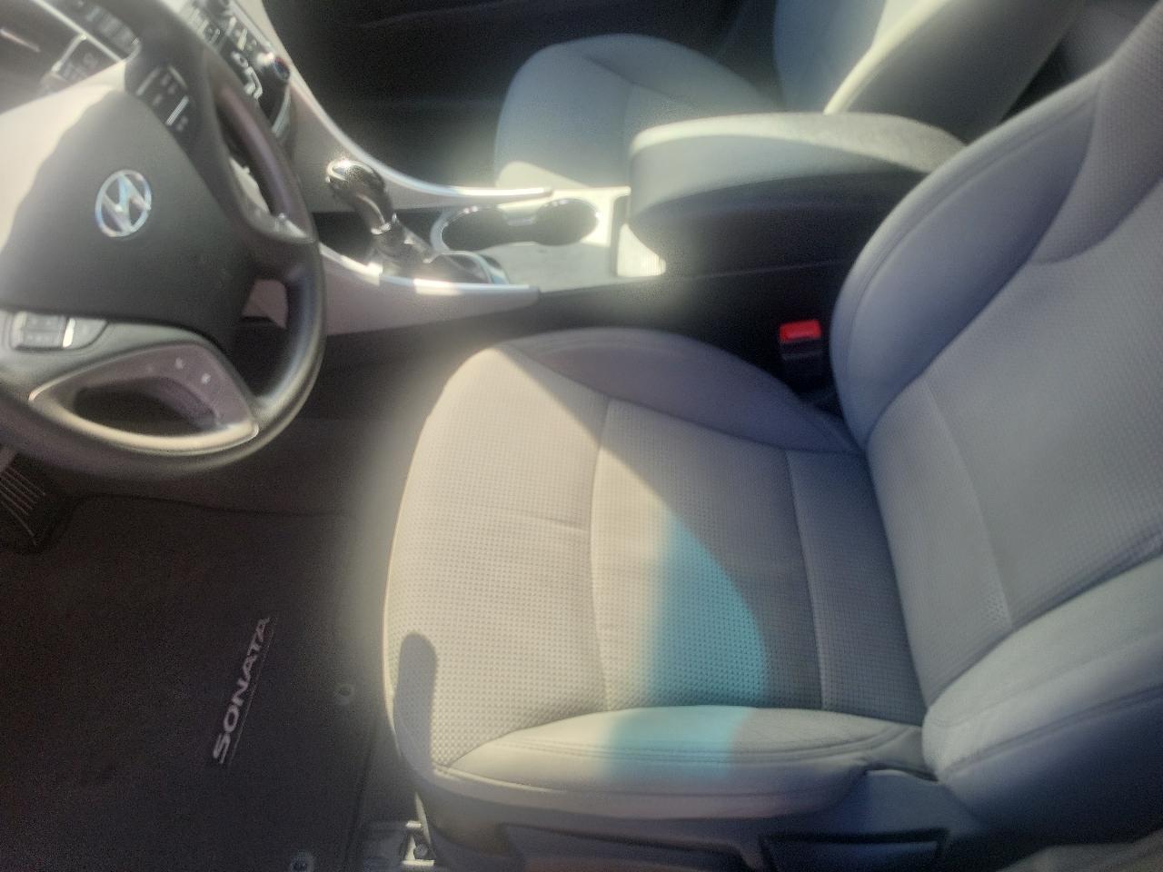 Hyundai Sonata 4dr Sdn 2.4L Auto GLS PZEV 2013