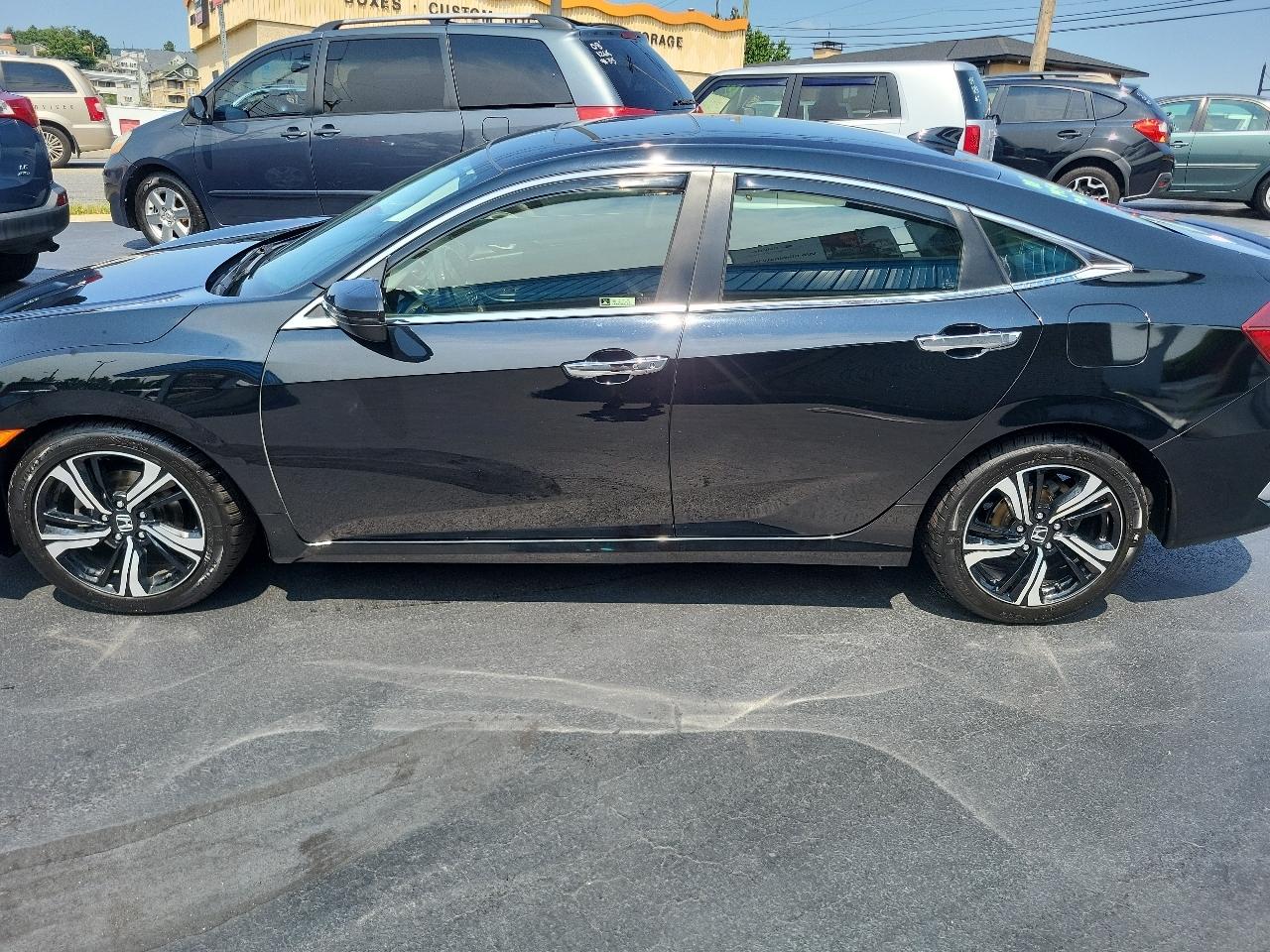 Honda Civic Sedan Touring CVT 2018