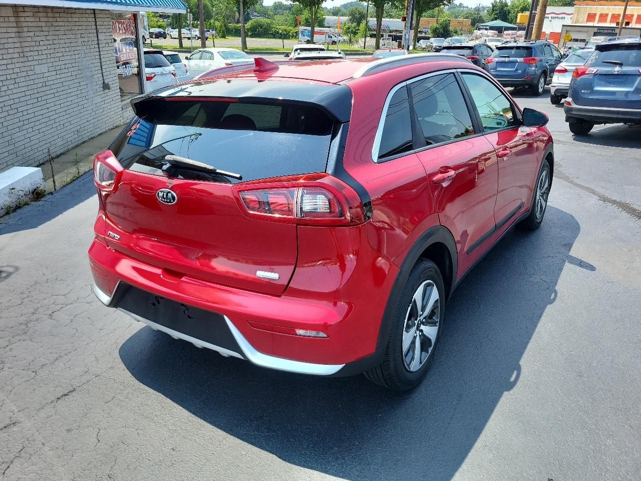 Kia Niro LX FWD 2017