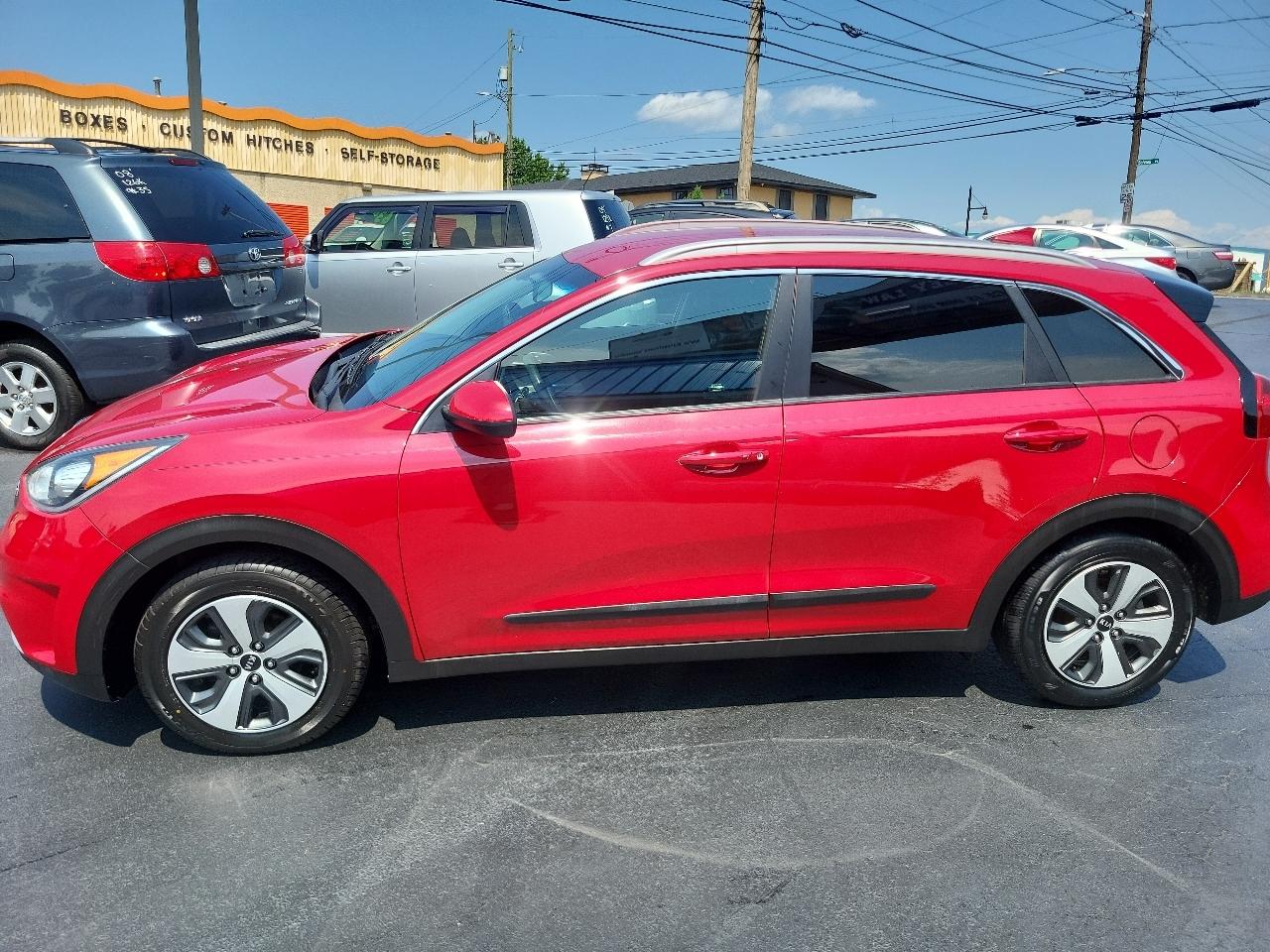 Kia Niro LX FWD 2017