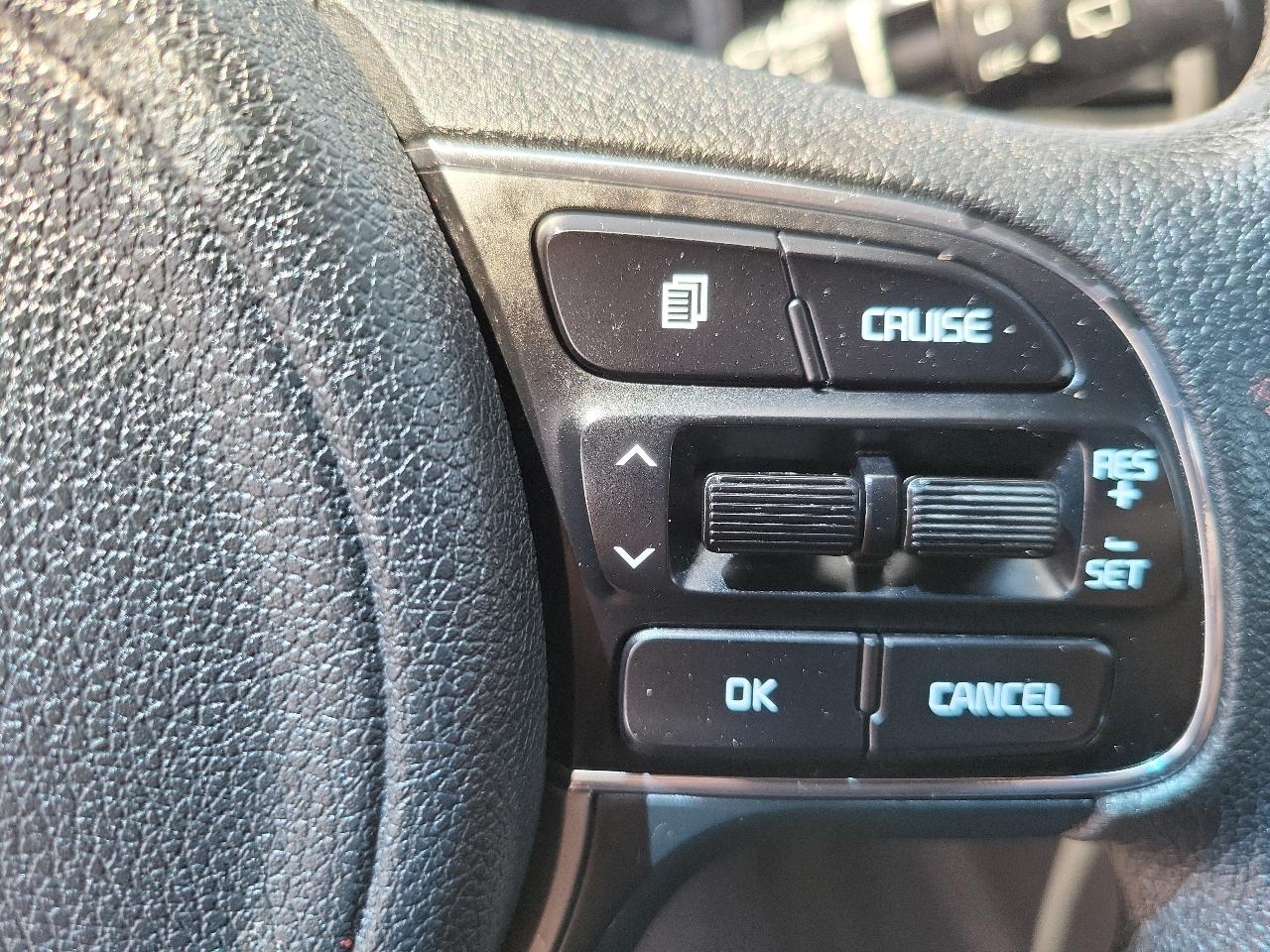 Kia Niro LX FWD 2017