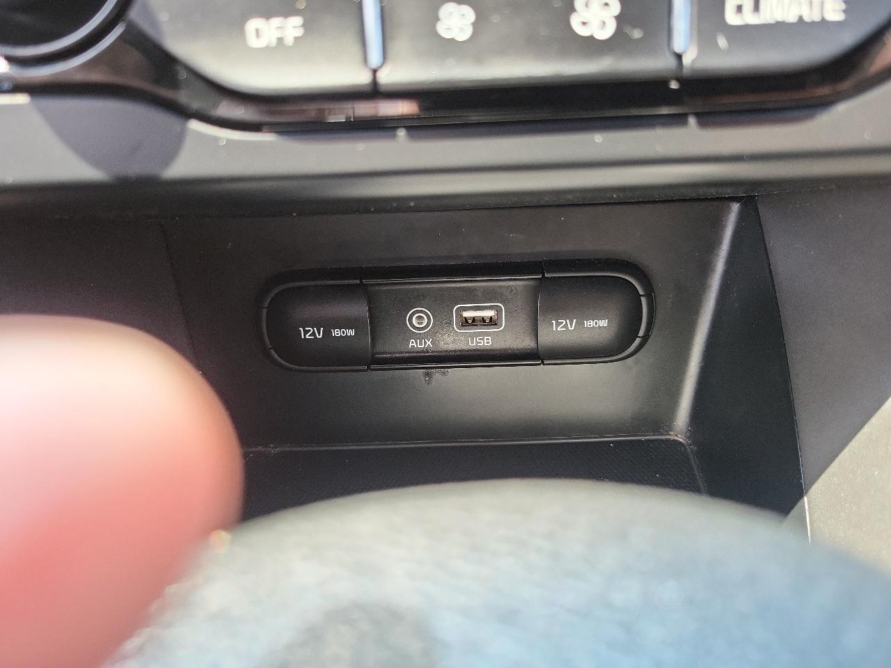 Kia Niro LX FWD 2017