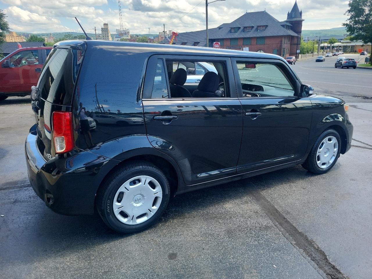 Scion xB 5dr Wgn Man (Natl) 2011