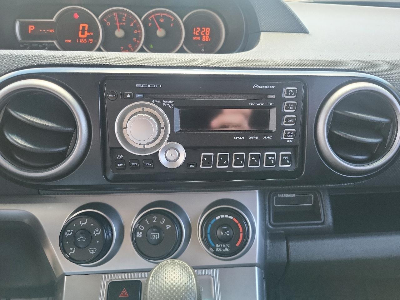 Scion xB 5dr Wgn Man (Natl) 2011