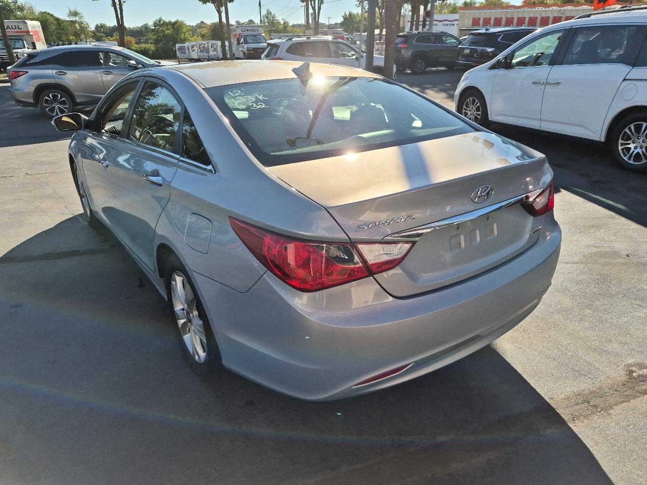 Hyundai Sonata 4dr Sdn 2.4L Auto Ltd PZEV 2011