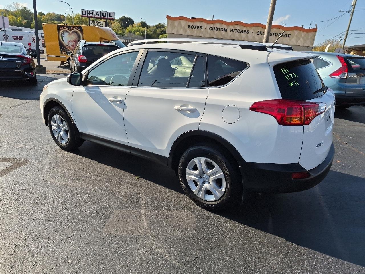 Toyota RAV4 AWD 4dr LE (Natl) 2015