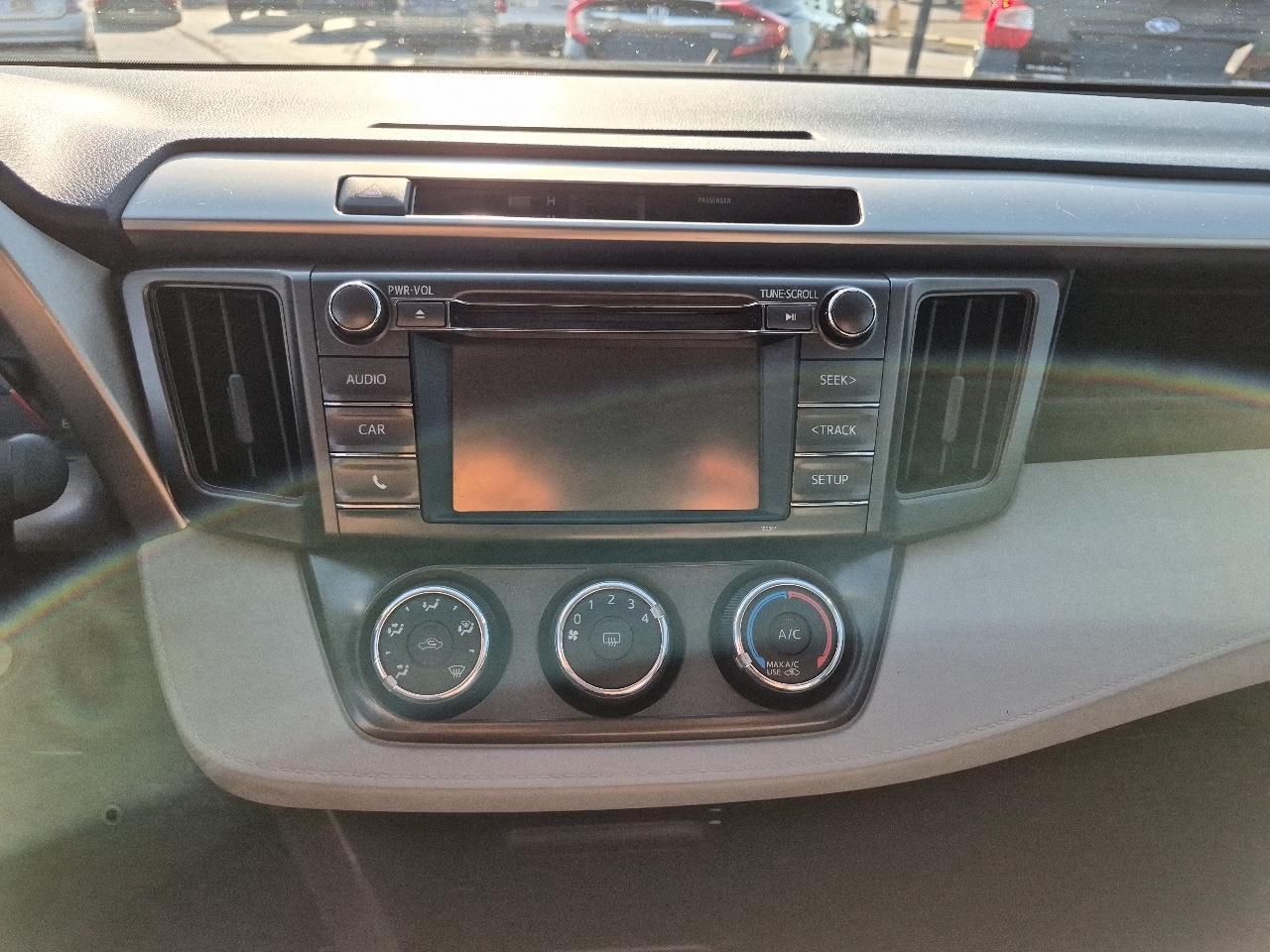 Toyota RAV4 AWD 4dr LE (Natl) 2015