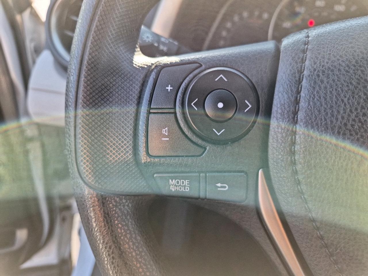 Toyota RAV4 AWD 4dr LE (Natl) 2015
