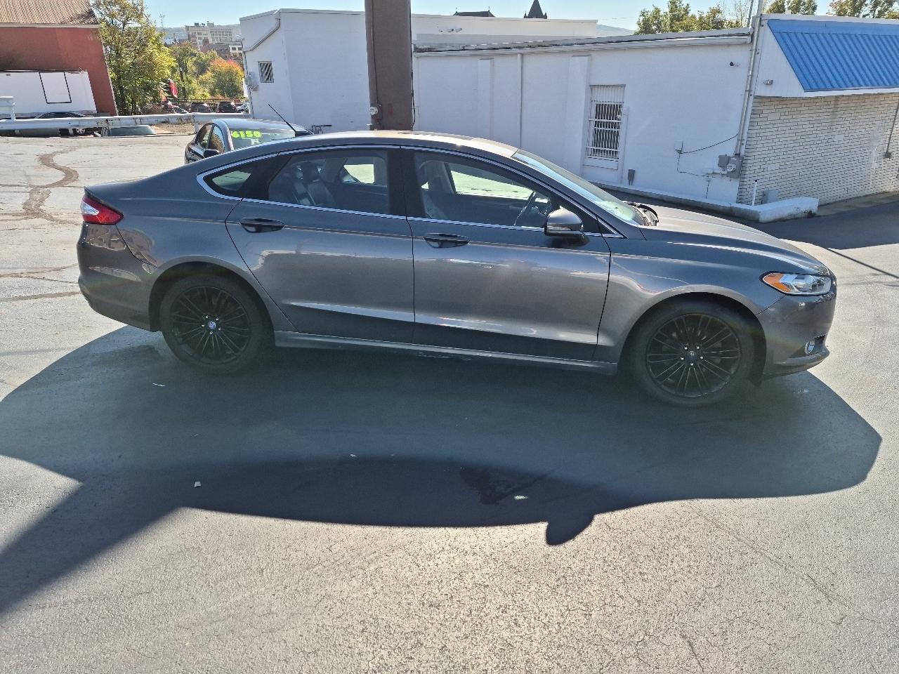 Ford Fusion 4dr Sdn SE FWD 2014