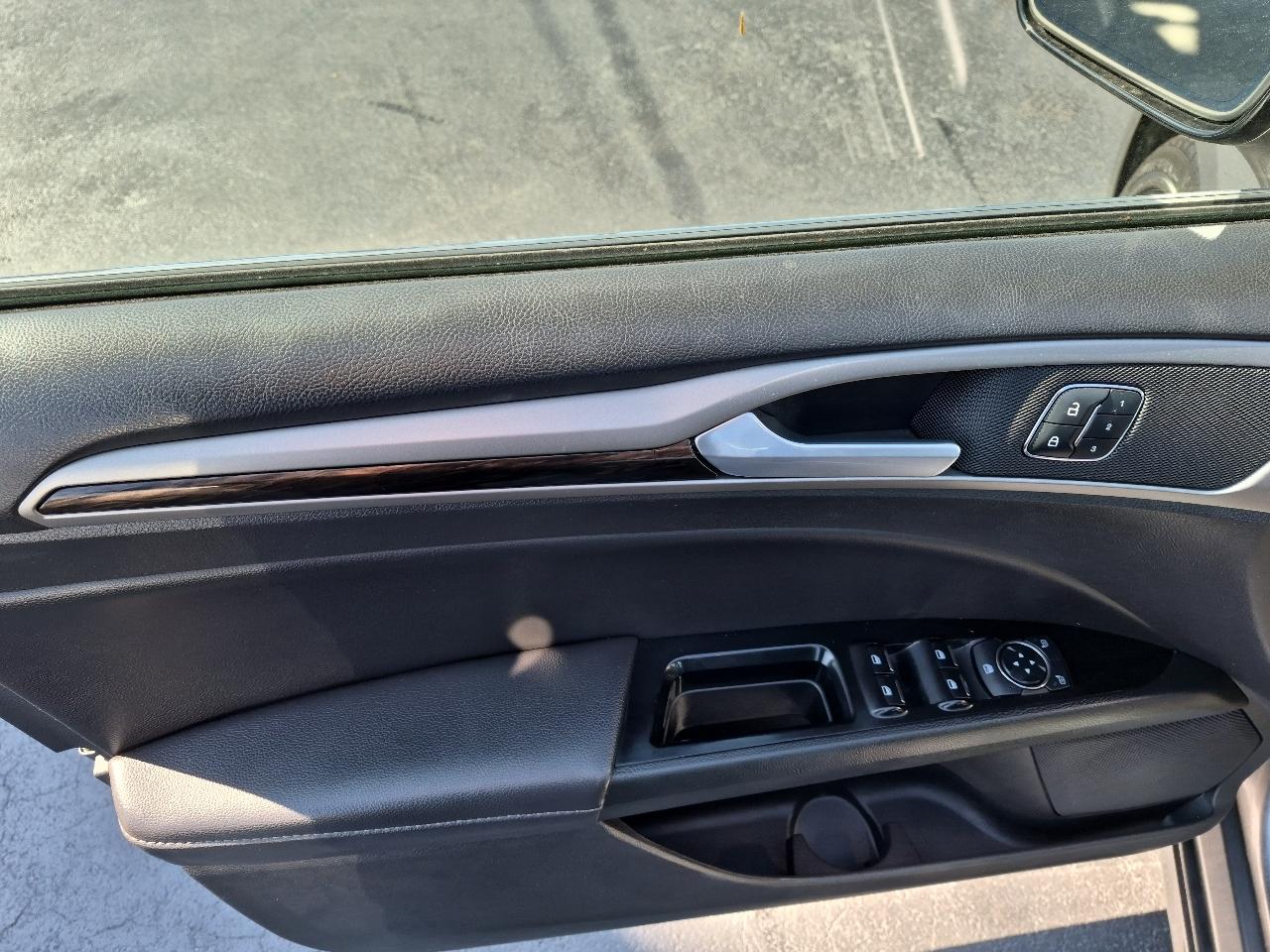 Ford Fusion 4dr Sdn SE FWD 2014