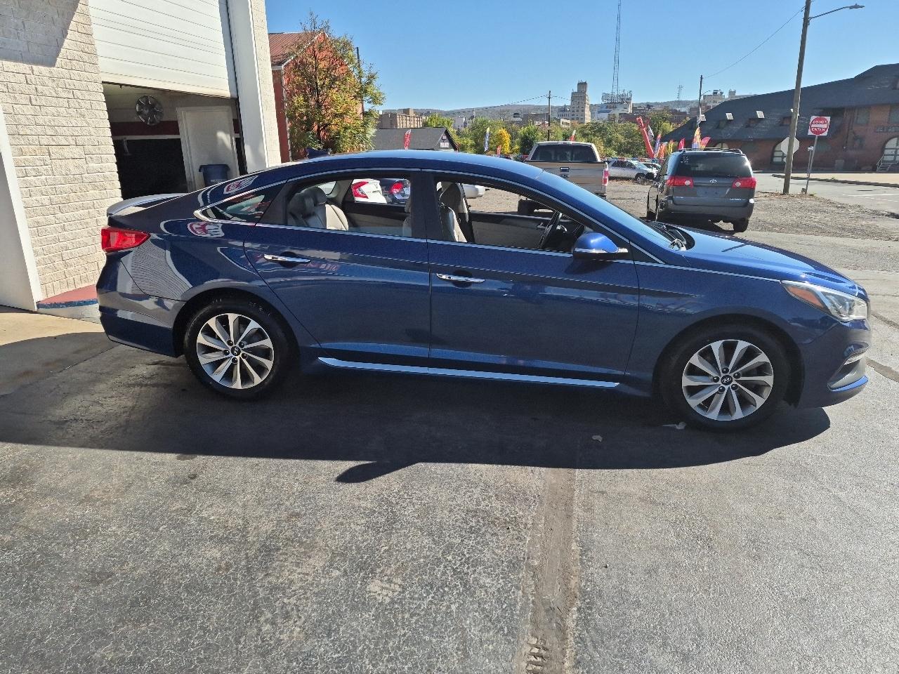 Hyundai Sonata 4dr Sdn 2.4L Sport PZEV 2015