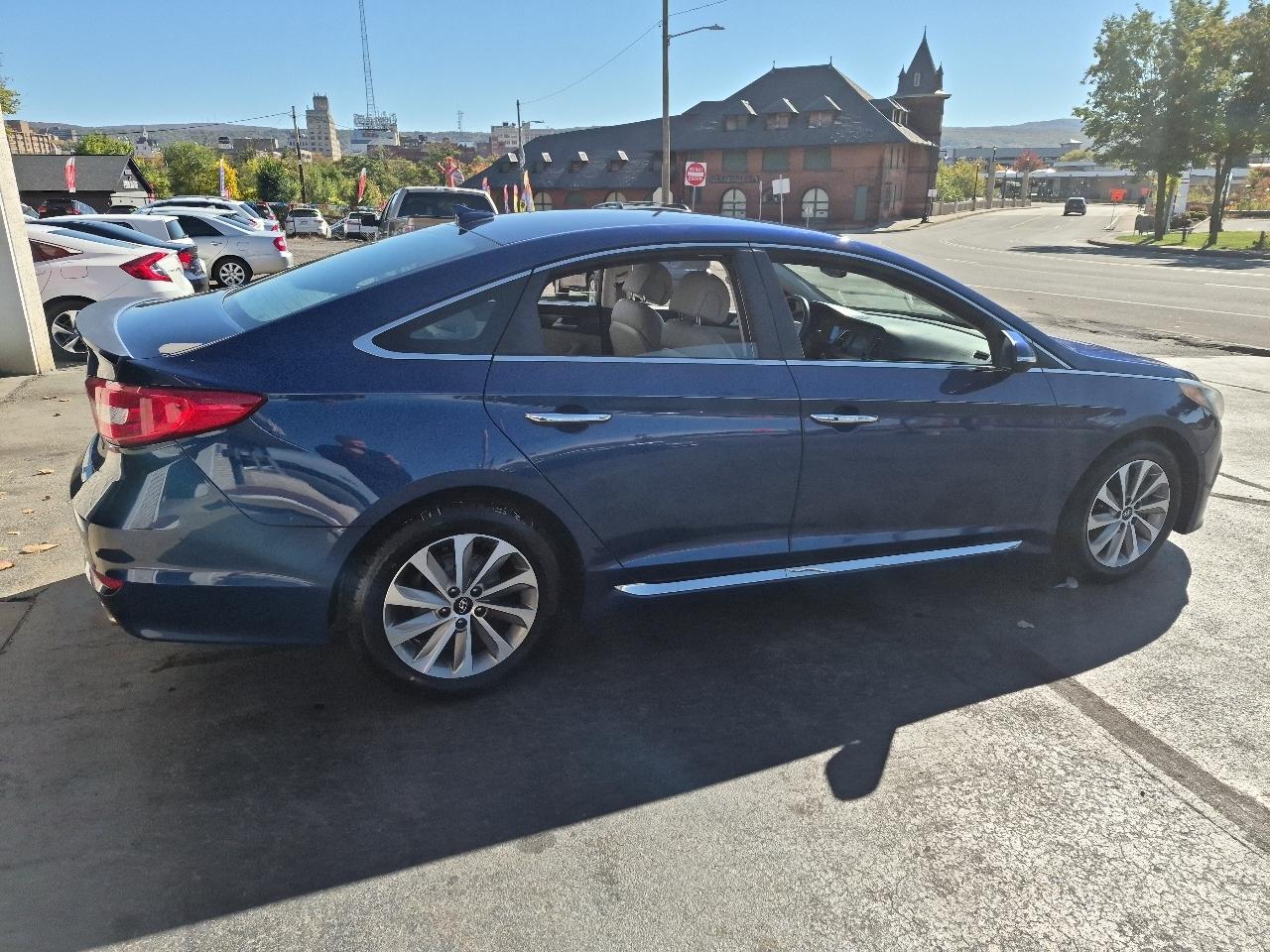 Hyundai Sonata 4dr Sdn 2.4L Sport PZEV 2015