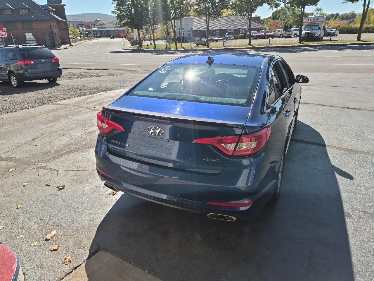 Hyundai Sonata 4dr Sdn 2.4L Sport PZEV 2015