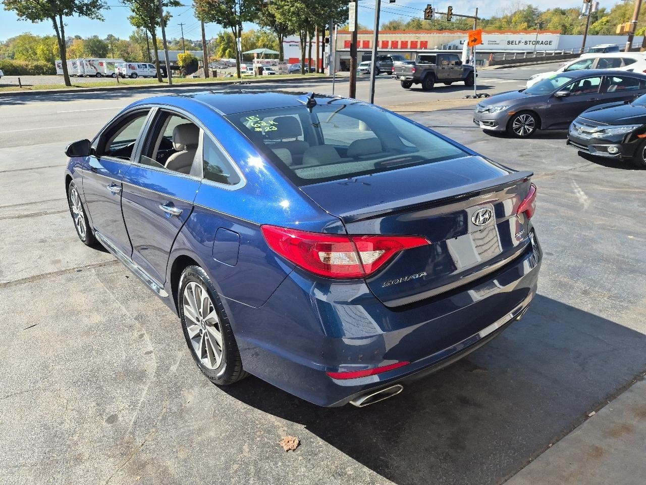Hyundai Sonata 4dr Sdn 2.4L Sport PZEV 2015