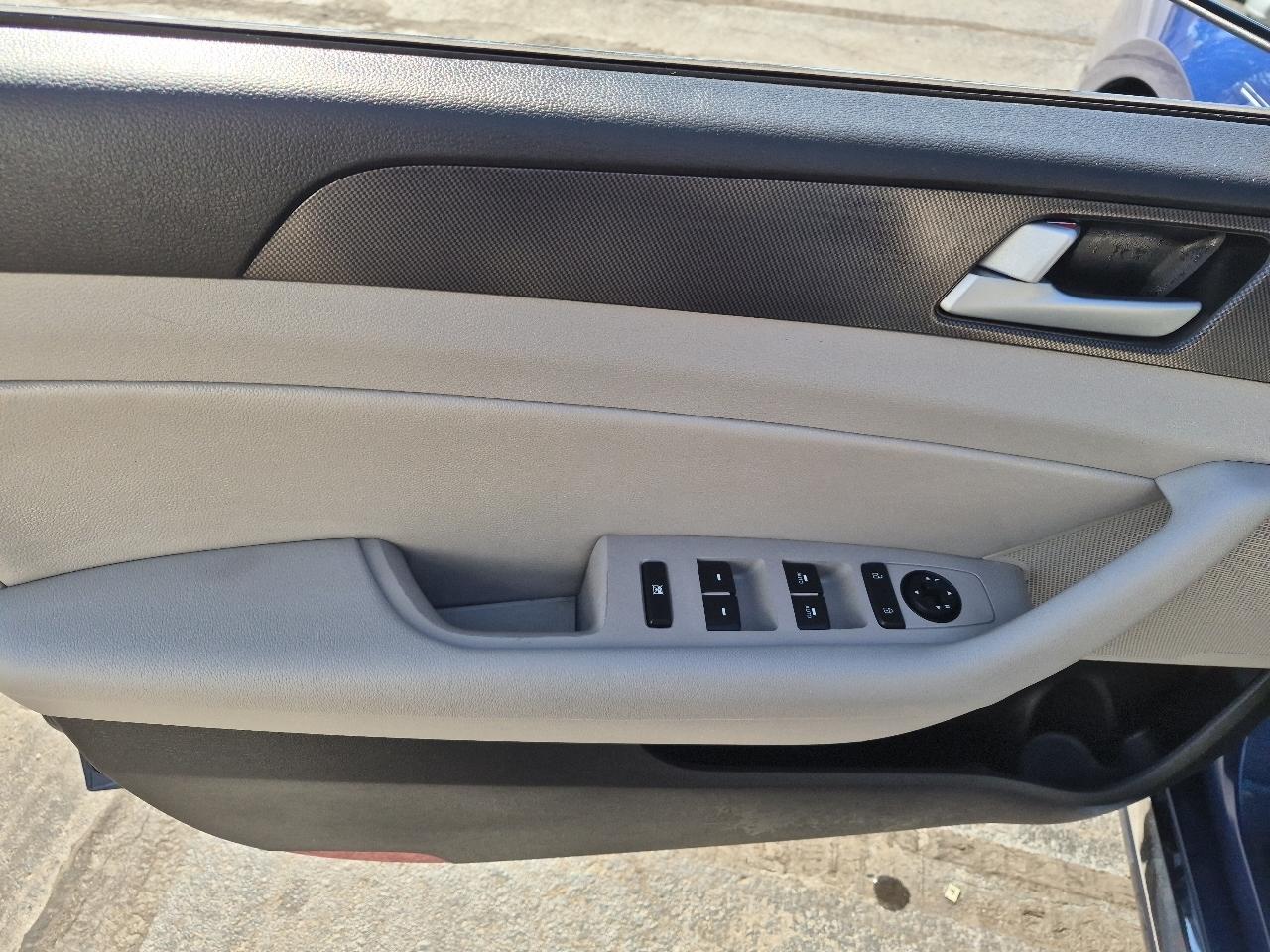 Hyundai Sonata 4dr Sdn 2.4L Sport PZEV 2015