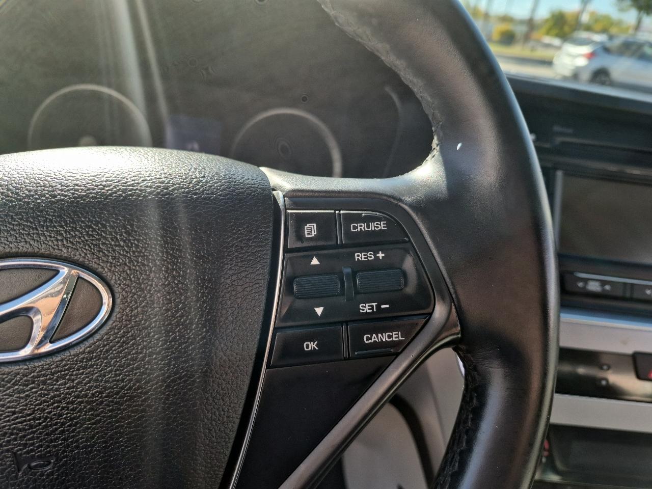 Hyundai Sonata 4dr Sdn 2.4L Sport PZEV 2015