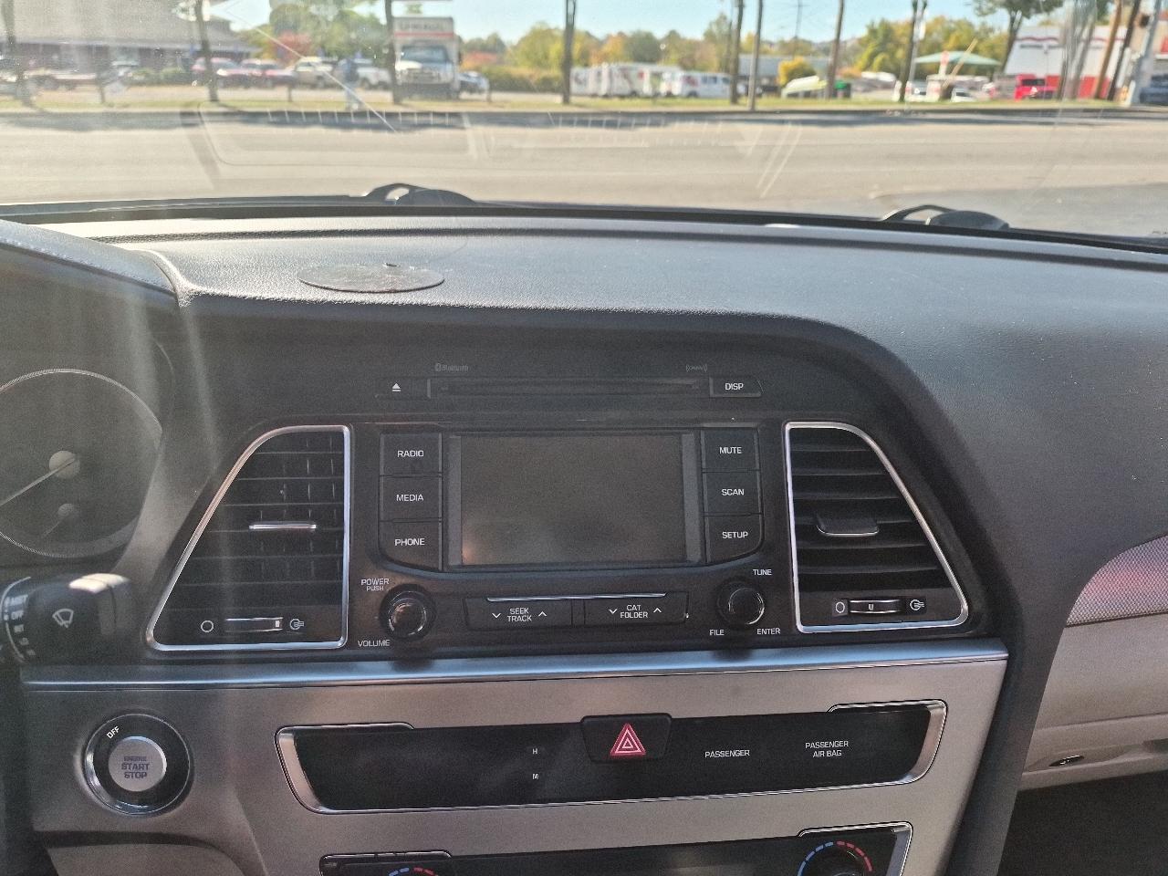 Hyundai Sonata 4dr Sdn 2.4L Sport PZEV 2015