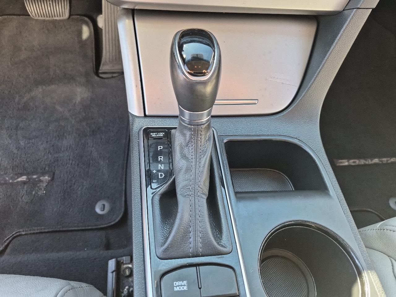 Hyundai Sonata 4dr Sdn 2.4L Sport PZEV 2015