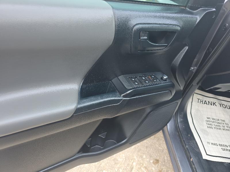 Toyota Tacoma SR5 Double Cab Long Bed I4 6AT 2WD 2017