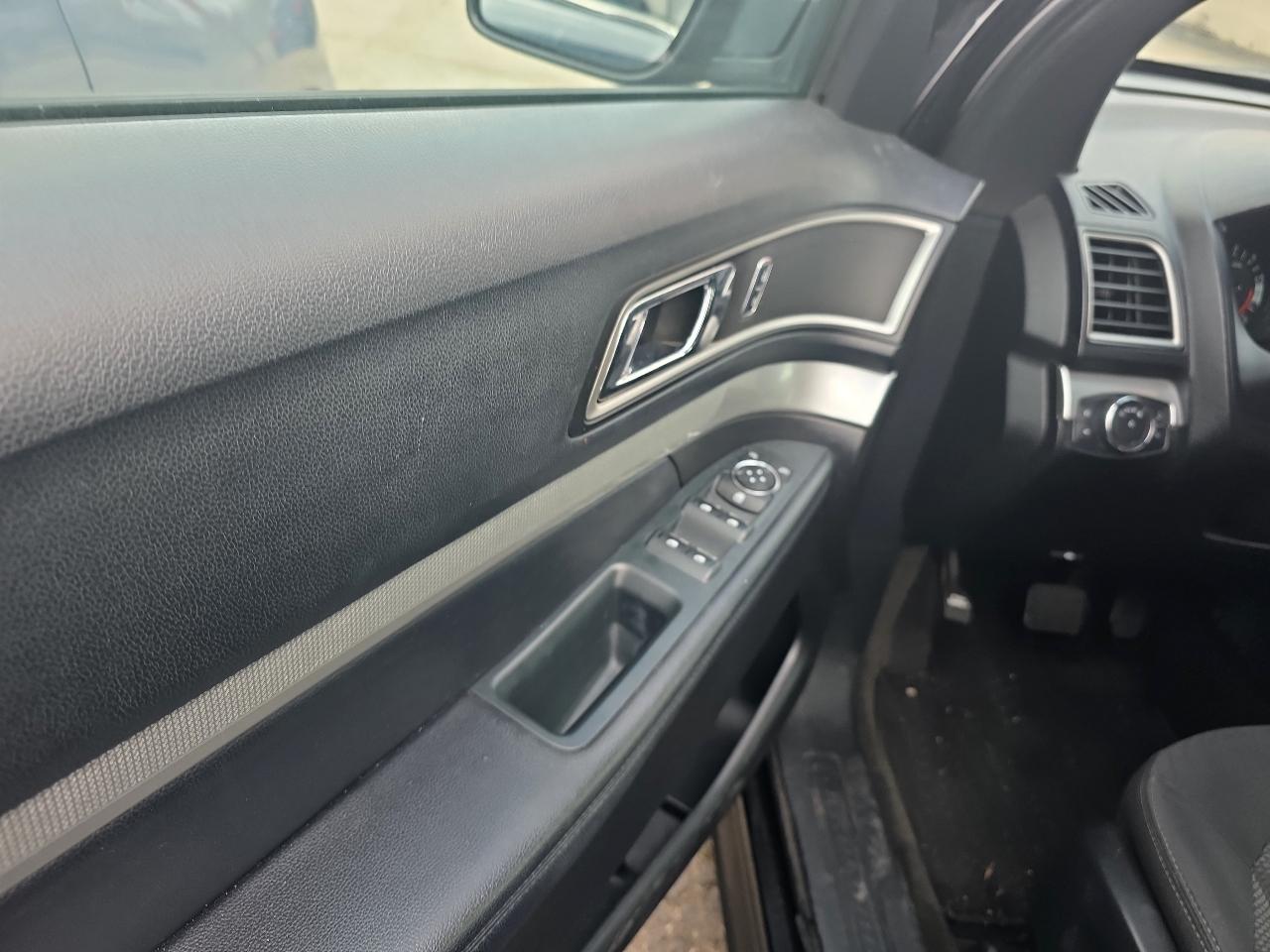 Ford Explorer XLT 4WD 2017