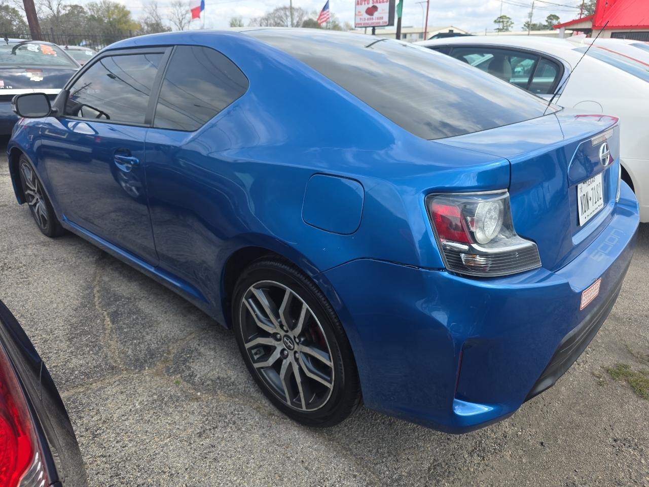 Scion tC Sports Coupe 6-Spd AT 2015