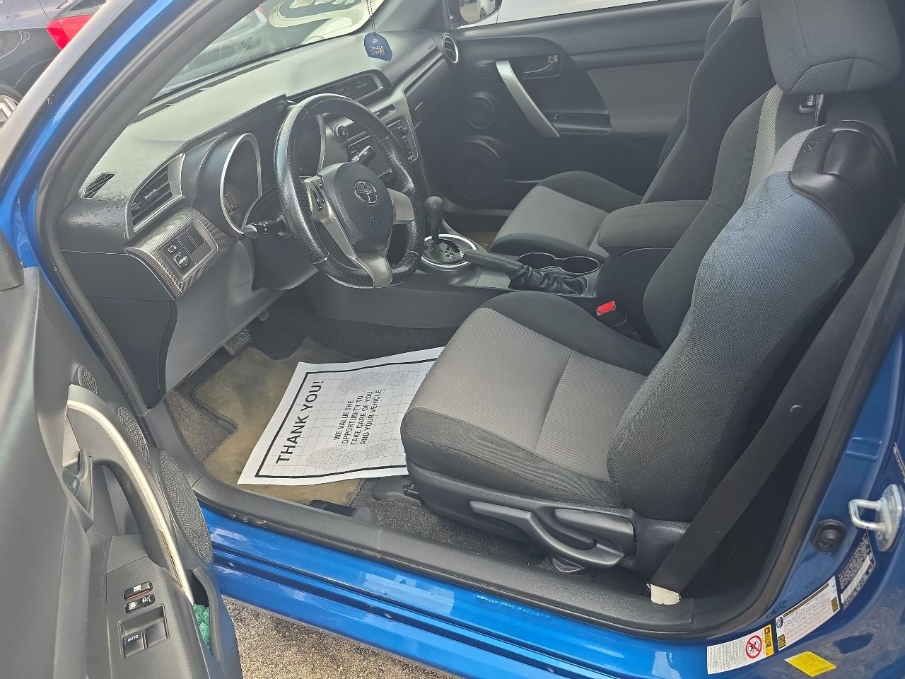 Scion tC Sports Coupe 6-Spd AT 2015