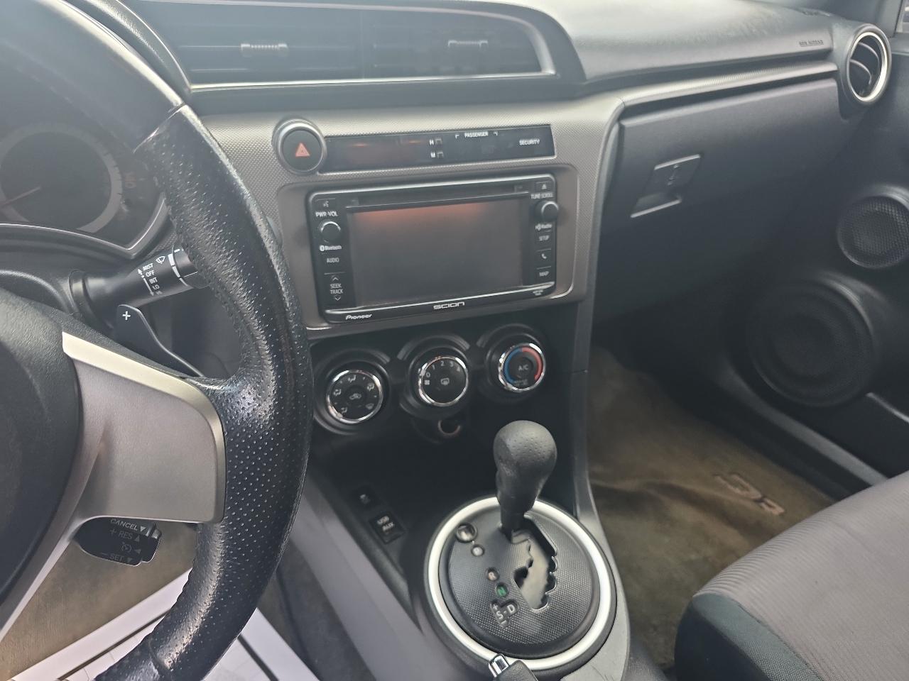 Scion tC Sports Coupe 6-Spd AT 2015