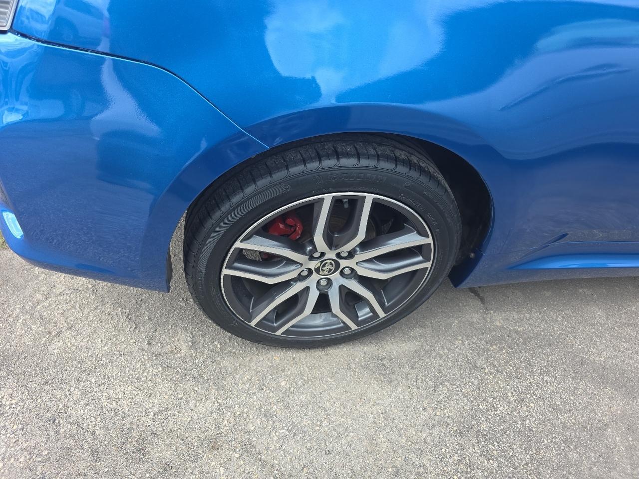 Scion tC Sports Coupe 6-Spd AT 2015