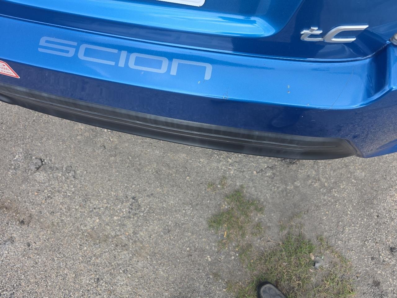 Scion tC Sports Coupe 6-Spd AT 2015